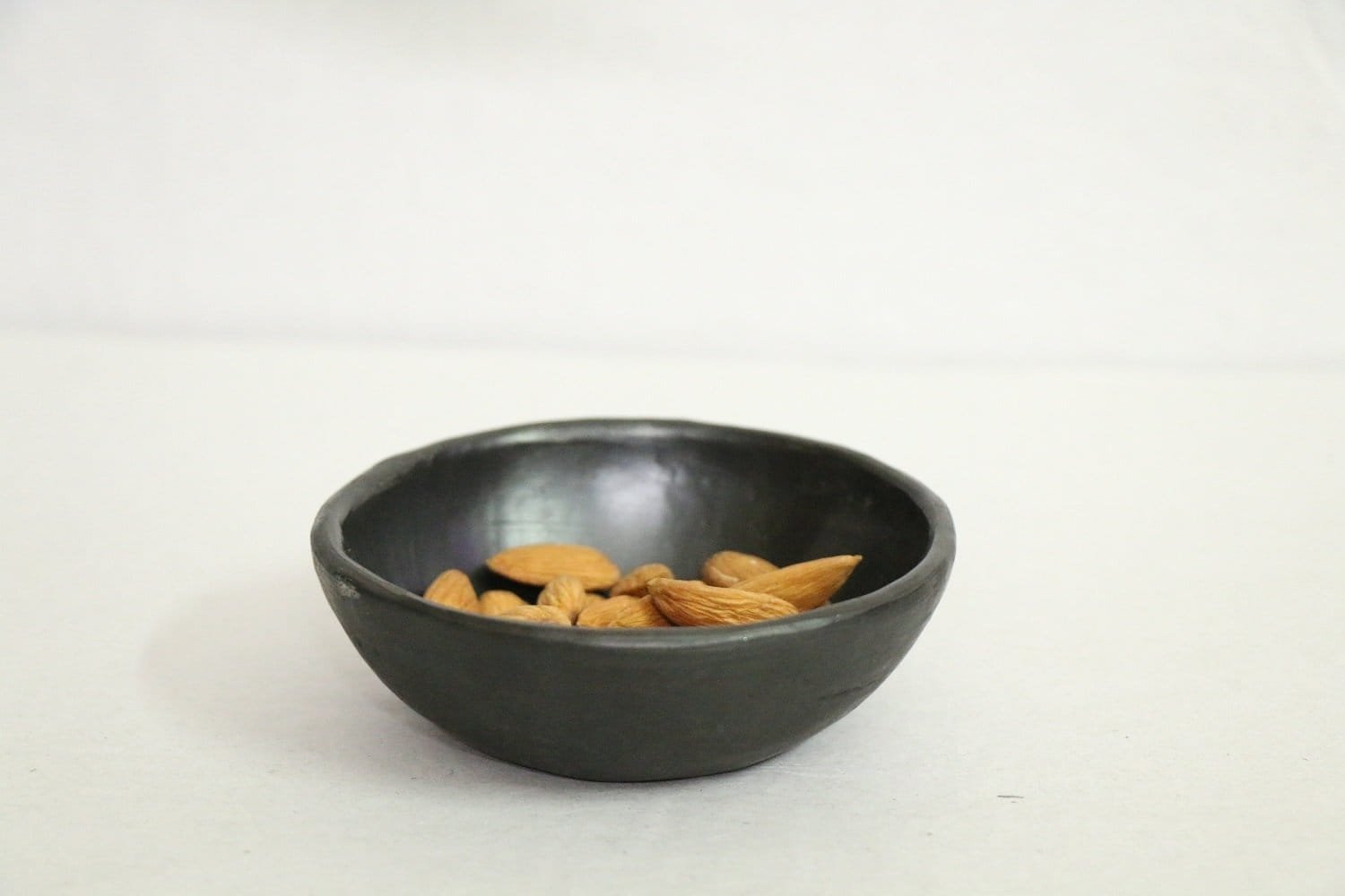 Luxurious Black Pottery Clay Bowl/Pot - Image 2